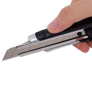 Deli Utility Knife 2057 Sk5 Steel 161mm Large Blade For Paper Cutting And Wallpaper Removal - Product Image 3