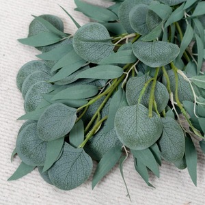 Guirnaldas de Vegetación Artificial, Hojas de Eucalipto y Sauce, Tallos Artificiales, Tacto Natural Tropical, para Bodas, Acción de Gracias, Decoración de Mesa - Product Image 5