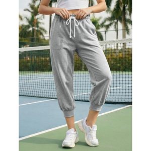 Fisoew Pantalon de jogging capri pour femme avec taille à cordon de serrage et poches, léger, idéal pour le yoga - Product Image 2
