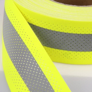 Tira de seguridad de advertencia ignífuga amarilla <span class=keywords><strong>fluorescente</strong></span> de tipo perforado, cinta reflectante para coser para ropa contra incendios - Product Image 2