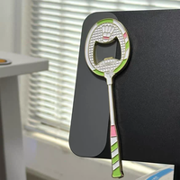 Ouvre-bouteille de bière Badminton Design créatif Aimant de réfrigérateur Logo personnalisé OEM Métal Acier inoxydable Souvenir décoratif pour cadeau