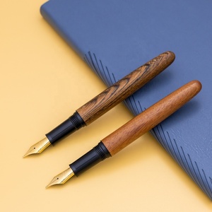 <span class=keywords><strong>Penna</strong></span> <span class=keywords><strong>Stilografica</strong></span> di Lusso in Legno con Punta Dorata, Design Calligrafico, <span class=keywords><strong>Penna</strong></span> in Legno, Regalo di <span class=keywords><strong>Laurea</strong></span> in Confezione Regalo - Product Image 1
