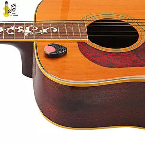 Vente en gros de pâte pour accessoires matière <span class=keywords><strong>plastique</strong></span> triangle en forme de coeur ukulélé médiator étuis portatifs collants à la main - Product Image 2