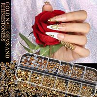 Ensemble de breloques pour ongles dorées - 4 boîtes - Breloques 3D en forme de croix et de cœur - Strass - Cristaux - Outils en acrylique - Kit minimaliste pour la décoration des ongles DIY
