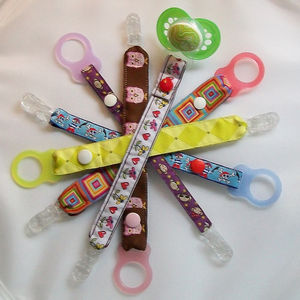 <span class=keywords><strong>Anneau</strong></span> adaptateur de sucette en <span class=keywords><strong>silicone</strong></span> pour bébé-né CUTEN <span class=keywords><strong>MAM</strong></span> RING avec service de coupe - Product Image 1