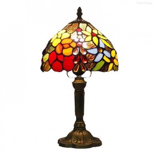 Lámpara de Escritorio Tiffany de 25 Pulgadas de Alto, Decoración Barroca de Vidrio Teñido, Lámparas de Mesa Mather Daughter con Base de Vidrio Iluminada - Product Image 4