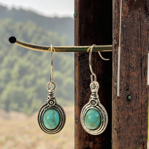 XIN-EAR0007 बोहेमियन सफेद भैंस कछुए पत्थर के साथ हल्के धातु - Product Image 1