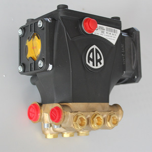 Bomba de Pistón de Alta Presión Ar Reverbri Rc-M 04.10, Cuerpo de Bronce Fundido, Accionamiento Eléctrico, Máquina de Limpieza de Uso Industrial - Product Image 3