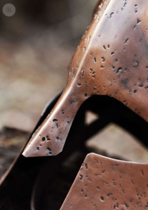 Casco Griego Pulido de Alta Calidad, Construcción en Acero, Inspiración Histórica, Apariencia Antigua, para Exhibición, Disfraces y Eventos - Product Image 4