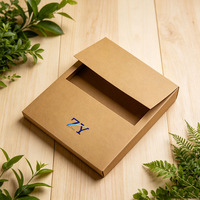 Boîtes d'expédition en carton ondulé pliables et recyclables, écologiques, avec logo personnalisé en relief, conception de boîte plate réutilisable, impression cadeau