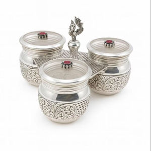 Juego de Vasos de Vidrio para Puja Lota de Plata de Ley 925 y Nakshi Kumkum Choghadiya con Tapas de Piedras Preciosas de Lujo - Product Image 1