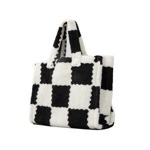 Borsa a Mano Invernale in <span class=keywords><strong>Pelliccia</strong></span> a Quadri Bianco e Nero, Borsa Capiente da Donna <span class=keywords><strong>con</strong></span> Stampa Leopardata, Borsa a Tracolla Singola - Product Image 1