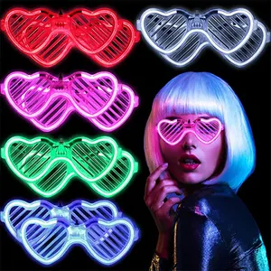 Novità occhiali lampeggianti a Led 5 colori al Neon occhiali a forma di cuore Glow in the Dark forniture per feste favore per bambini adulti