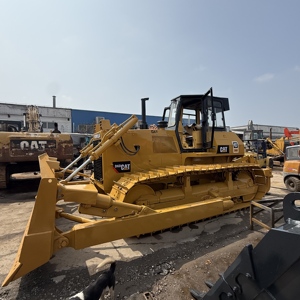 Tractor de cadenas CAT D6D original, equipo duradero y de alta resistencia para preparación de sitios y operaciones de movimiento de tierras. - Product Image 4