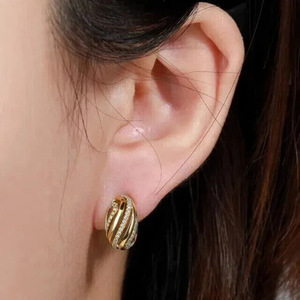 Orecchini a Perno con Design Lineare per Donne, Eleganti Accessori per Orecchie da Indossare Quotidianamente - Product Image 5