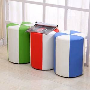 Tabouret rond moderne en cuir, ottoman en bois massif, banc à chaussures, meuble de salon pour adultes, enfants et personnes âgées - Product Image 3