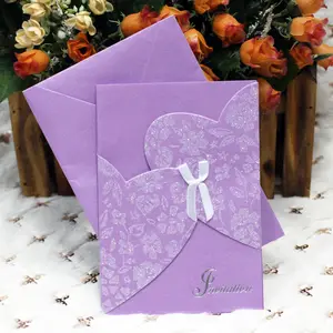 Cartão de convite de aniversário da menina do roxo personalizado com envelope do laço papel de convite do casamento