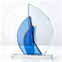 Vente en gros trophée sculpté de prix de bouclier de voilier en cristal populaire avec impression UV pour cadeau de récompenses d'événements sportifs
