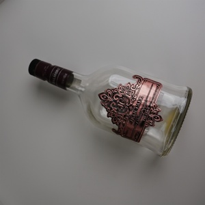 Tùy Chỉnh Kẽm Hợp Kim Kim Loại Vàng Tấm Logo 3D Dập Nổi UV Không Thấm Nước Tái Sử Dụng Tư Nhân Nước Hoa Rượu Vang Mỹ Phẩm Gói Giấy Chai - Product Image 5