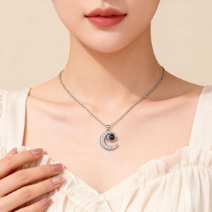 Collar Te Amo en 100 Idiomas con Proyección de Luna, Collar con Colgante para Mujer, Regalo de Joyería para el Día de San Valentín, Aniversario de Bodas - Product Image 6