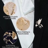 Broche Pégase ailé incrustée de zircon, en laiton plaqué or 18 carats, épinglette bicolore, accessoire vestimentaire élégant