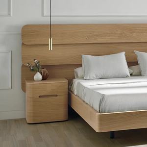 Table de chevet de luxe au design moderne et unique, en bois de chêne européen, avec tiroirs - Product Image 1