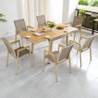 Table de repas d'extérieur avec structure en aluminium, plateau en composite bois-plastique (WPC), rectangulaire, pour patio, jardin, cour, restaurant