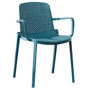 Chaises de salle à manger en plastique PP pour l'extérieur, modernes, empilables, réglables, colorées et personnalisables, pour la maison et le jardin - Product Image 1