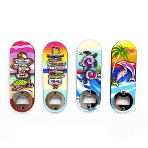 Ouvre-bouteille magnétique en bois personnalisé en forme de nourriture avec logo, ouvre-bouteille décoratif pour la maison avec design planche de surf et tortue marine - Product Image 1
