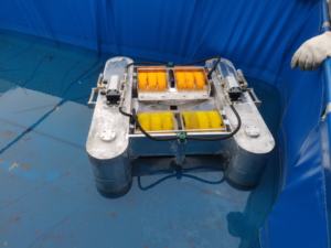 Écumoire de séparation d'huile à double rangée flottante à brosse dure Écumoire de déversement d'huile robuste à récupération rapide pour l'industrie marine - Product Image 4