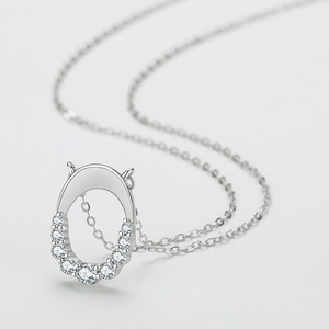Collar con colgante ovalado de plata de ley S925 minimalista, versión en cobre personalizable, con microincrustaciones de circonita, para mujer. - Product Image 6