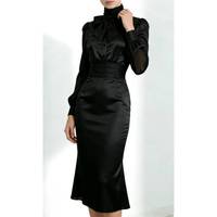 Robe midi élégante en satin noir avec col à nœud et manches bouffantes, tenue de bureau formelle pour femmes