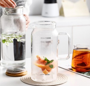 Pichet en verre avec couvercle <span class=keywords><strong>Carafe</strong></span> à eau de haute qualité avec des lignes d'échelle précises pour l'eau chaude/froide, le <span class=keywords><strong>thé</strong></span> <span class=keywords><strong>glacé</strong></span> et d'autres boissons - Product Image 6