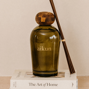 Aikun Large Capacity 2000ml Amber Glass Rounded Wooden Cap <b>Reed</b> <b>Diffuser</b> with Long Brown Fragrance Sticks and Textured Gift Box - Product Image 2