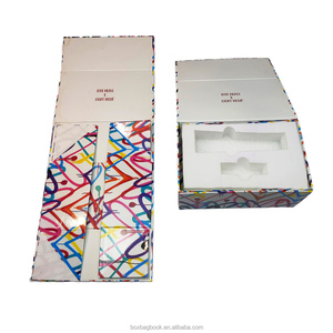 Boîte pliante en papier rigide personnalisée de haute qualité, vendue en gros, populaire pour l'emballage de vêtements, chaussures, cadeaux et produits de soins personnels et cosmétiques - Product Image 1