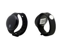 Bracelet d'alarme de distanciation sociale pour surveiller la distance sociale