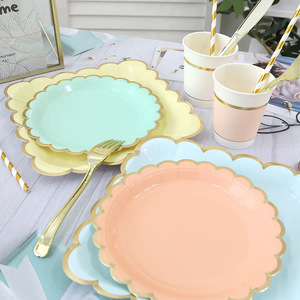 Vaisselle de fête à motifs personnalisés, assiettes à gâteau en papier kraft - Product Image 1