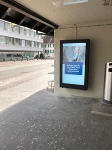 Display dinamico delle informazioni sui passeggeri su un lato della stazione degli autobus digitale da 32 pollici - Product Image 4
