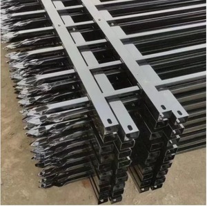 Barrière pressée anti-corrosive <span class=keywords><strong>en</strong></span> acier de panneau de barrière <span class=keywords><strong>pour</strong></span> les espaces résidentiels et publics clôturant le treillis et les portes - Product Image 4