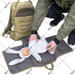 Sac à dos tactique pliable pour mère et bébé avec matelas à langer pour la randonnée en plein air, le camping, unisexe, kaki, vert armée - Product Image 1