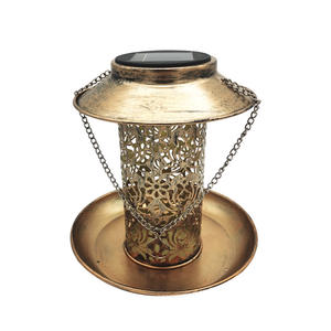 Comedero solar para pájaros Ottsuls para colgar al aire libre, linterna de jardín de Cardenales salvajes de metal, resistente a la intemperie y al agua - Product Image 3