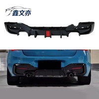 Diffuseur arrière double sortie style compétition avec feux LED carrés pour BMW Série 1 F20 LCI 2015-2018