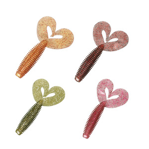 Leurre souple bouclé à double queue 105mm 10g pour la pêche au bar, ver artificiel en forme de cœur avec crochet et fente, appâts de fond - Product Image 1