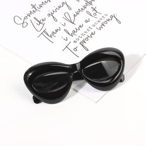 Trendy Ladies Lunettes Soleil <span class=keywords><strong>Femelle</strong></span> Lip Gloss donna bambini all'ingrosso Cat Eye Extra Large occhiali quadrati spessi labbra occhiali da sole - Product Image 6