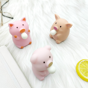 Vente Flash : Jouet Anti-Stress Sensoriel en TPR, Cochon Mignon qui Souffle des Bulles, Boule à Remontée Lente pour Enfants et Adultes - Product Image 1