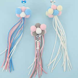 Bâtonnet à pompons pour chat avec des pompons et une clochette, jouet interactif coloré pour chaton et chat, pour s'amuser pendant le jeu - Product Image 3