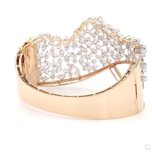 Elegante Brazalete de Diamantes Dorado para Mujer, Diseño Premium, Acabado Pulido Brillante, Ligero y Cómodo, Regalo de Joyería para Toda Ocasión - Product Image 1