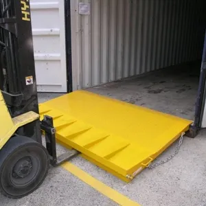 Warehouse Dock Board Plate Easy Moved Container Ramp Folded Lip Steel Plate With 6500 KG Capacity
