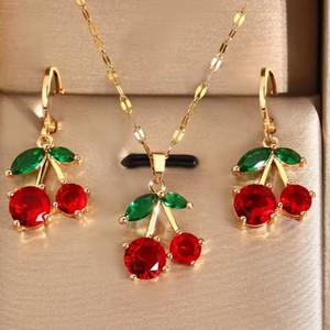Set di Gioielli con Collana e Orecchini a Forma di Ciliegia per Donne, Stile Estivo Dolce e Fruttato, Accessori alla Moda - Product Image 1