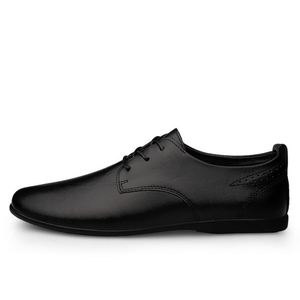 รองเท้าเดรสผู้ชายคุณภาพสูง รุ่นใหม่ปี 2025 ขายดีที่สุด ทำมือ ปิดหัวรองเท้า สายรัดแบบผูก พื้นยางกันลื่น - Product Image 4